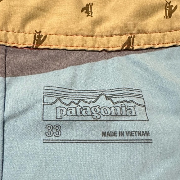 Patagonia Printed Wavefarer Board Shorts - 19" - Picture 5 of 6